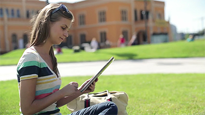 Finding Real Scholarships and Avoiding Scams